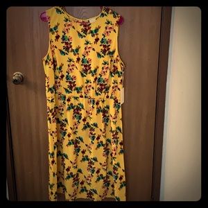 XL yellow floral print dress.
